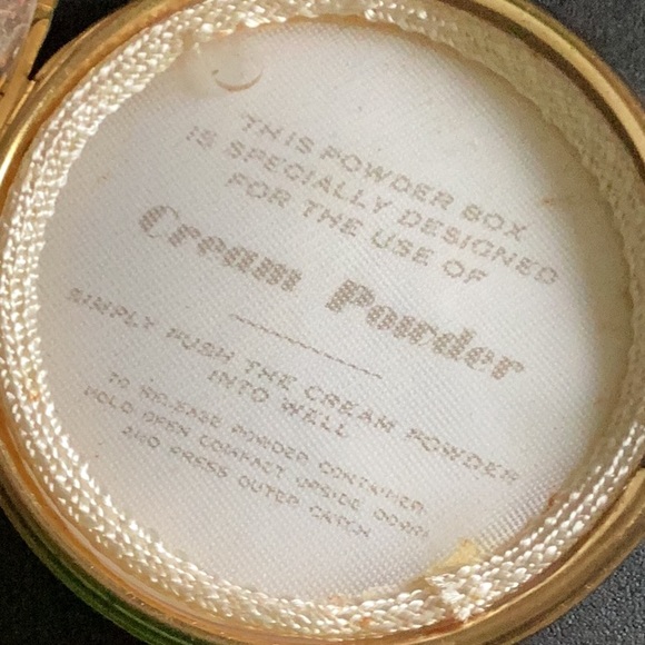 Wonderful Condition 1950s Italian Silk Cover Crème Powder Compact Baroque Ladies - Picture 9 of 15